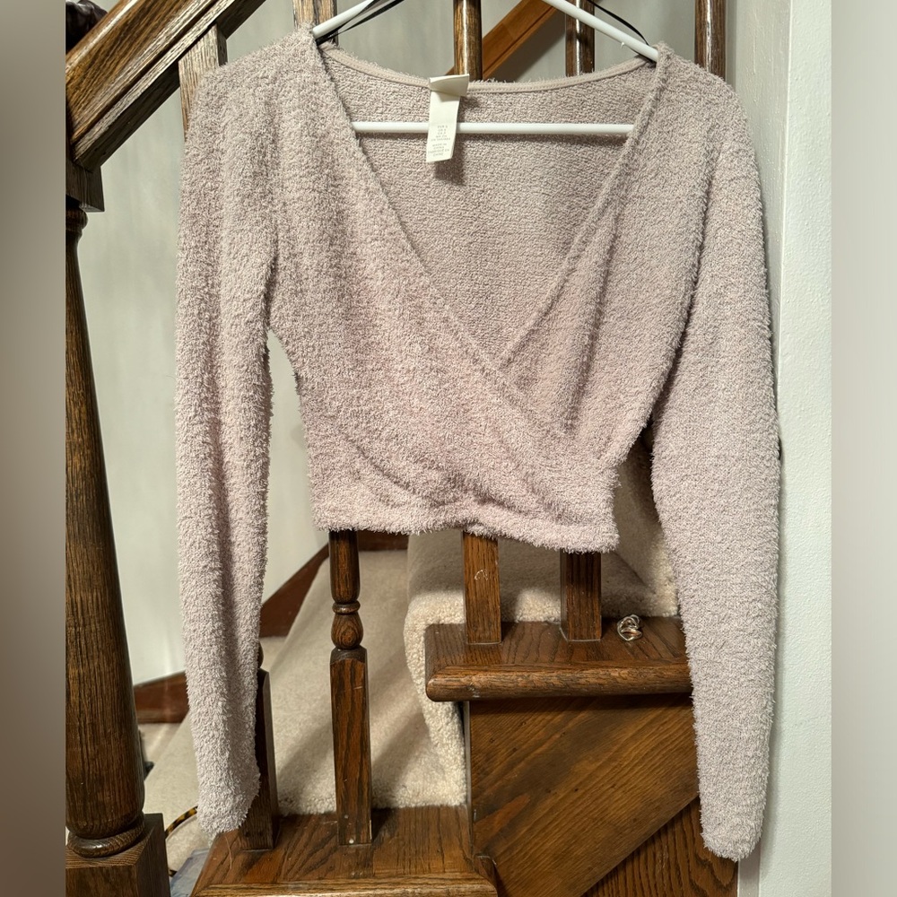 H&M long sleeve cross over sweater